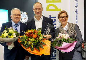 Die Preisträger 2016 (v.l.): Wolfgang Möbus (InterES), „Branchengesicht“ Dr. Richard Scharmann (PBS Holding) und Claudia Lioumbas (Avery Zweckform)