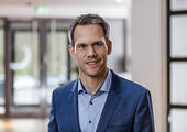 Nordanex-Geschäftsführer Christian Weiss freut sich über die neuen Partnerschaften mit Dokuworks und Rainer SCT. (Bild: Soennecken)