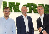 Thomas Groß (Mitte), Executive Director Advanced Solutions bei Ingram Micro, gemeinsam mit den Solution-Profis Carl Schweigert (l.) und Wolfgang Natzer (Bild: Ingram Micro)