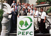 Rückschau: 21 Tage nach Gründung des damals noch „Pan-Europäischen Forst-Zertifizierungssystem“ genannten PEFC auf internationale Ebene wurde in Bonn der Deutsche Forst-Zertifizierungsrat (DFZR) gegründet. Der DFZR ist das maßgebliche Steuerungs- und Ents
