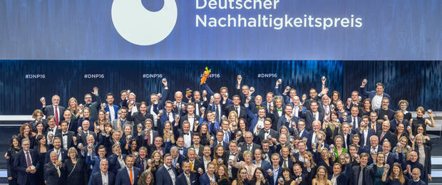 "Das große Bild" – alle 100 Preisträger des DNP Unternehmen, #DNP16 (Bild:  Chrisitan Köster)