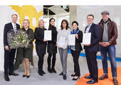 Strahlende Preisträger in Frankfurt: Vertreter der Gewinnerfirmen bei der Preisverleihung zum „Produkt des Jahres“