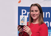 Freut sich über die Auszeichnung der IHK: Mirja Blomquist von Canon Deutschland wurde als beste Auszubildende in NRW im kaufmännischen Bereich ausgezeichnet. (Bild: IHK)
