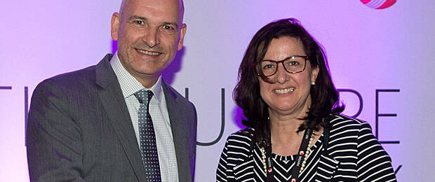 Jacqueline Fechner, Managing Director von Xerox Deutschland, gemeinsam mit dem neuen Team Jansen-Geschäftsführer Ingo Retzmann