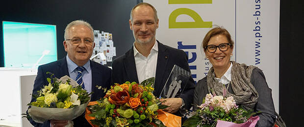 Die Preisträger (v.l.): Wolfgang Möbus (InterES), "Branchengesicht" Dr. Richard Scharmann (PBS Holding) und Claudia Lioumbas  (Avery Zweckform).