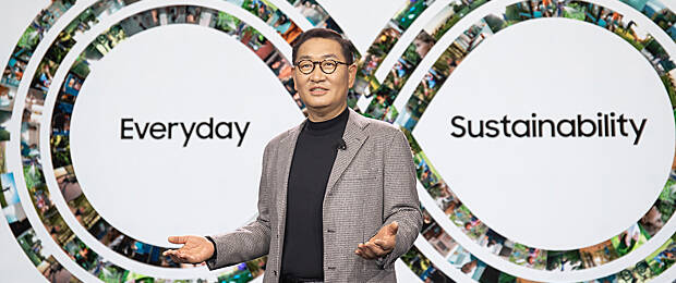 Jong-Hee Han, Vice Chairman und CEO von Samsung Electronic, bei der Vorstellung des neuen Umweltplans.
