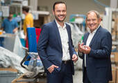 Die Viasit-Geschäftsführer Thomas (links) und Werner Schmeer blicken auf ein erfolgreiches Geschäftsjahr zurück. (Bild: Viasit)