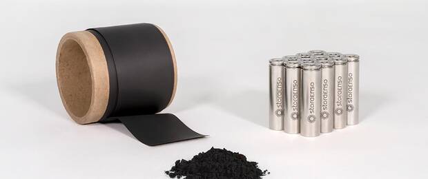 Innovative Materialien von Stora Enso: Harter Kohlenstoff aus Lignin ist leicht verfügbar und kann Anodenmaterialien auf fossiler Basis ersetzen, die oft nur begrenzt verfügbar sind. (Bild: Stora Enso)