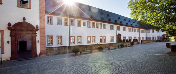 Mit dem „Adveo Congress“ im Kloster Eberbach in Hessen startet Adveo in diesem Jahr die Adveo World.