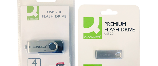 Alte und neue Verpackung für einen USB-Stick: Die Interaction Group richtet ihr Q-Connect-Sortiment nachhaltiger aus. (Bild: Interaction Group)