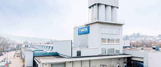 Mit dem Ausbau des Varta-Werks in Dischingen hat das Unternehmen auf die starke Nachfrage reagiert. (Bild: Varta Consumer Batteries)