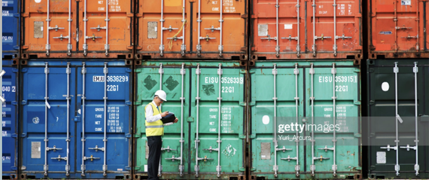 Preissteigerungen an allen Fronten: Neben den Containern verteuern sich Rohstoffe und Energie. (Bild: Yuri_Arcurs/iStock/GettyImages)
